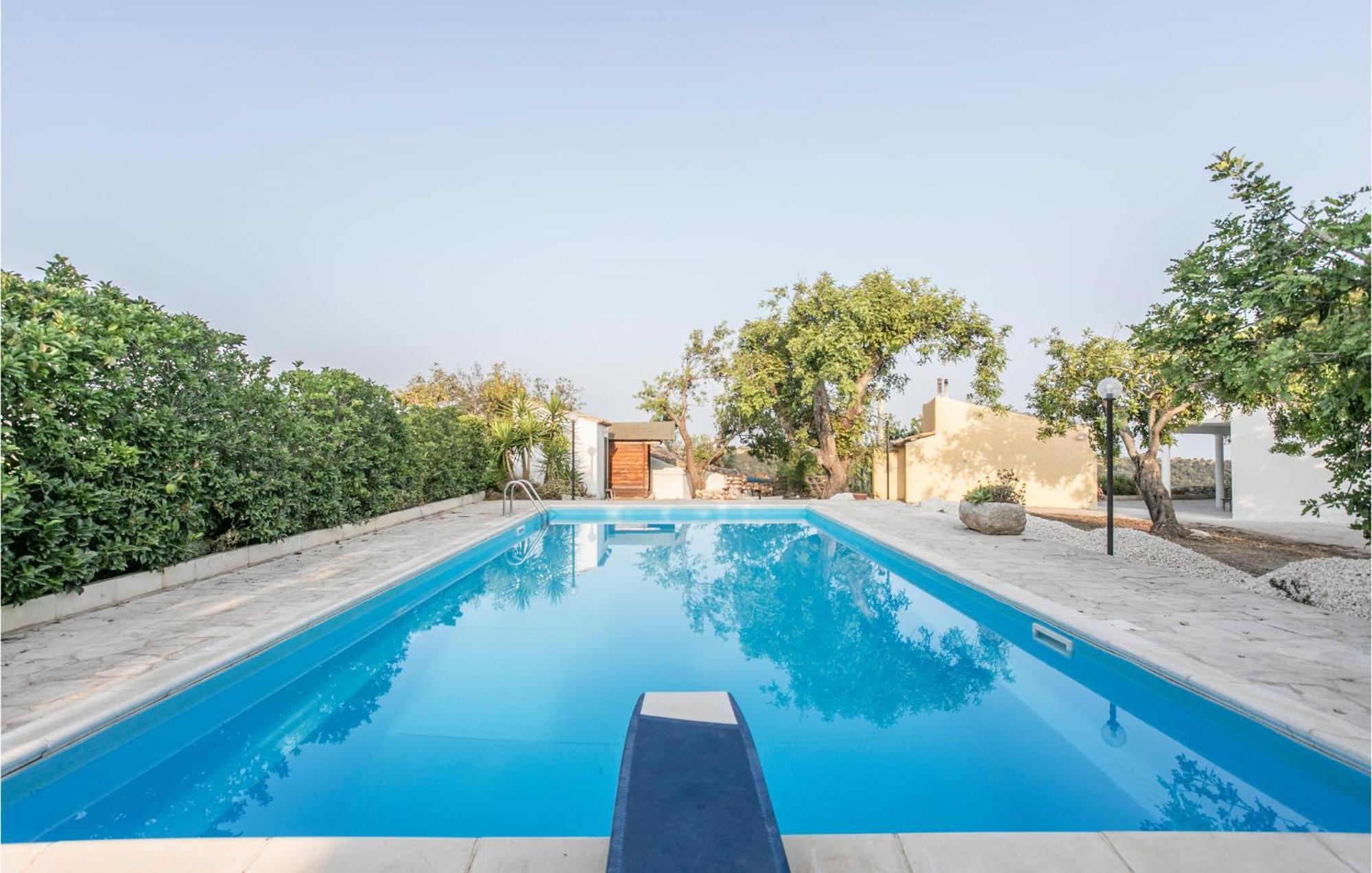 Awesome In With Outdoor Swimming Pool Ferienhaus Modica